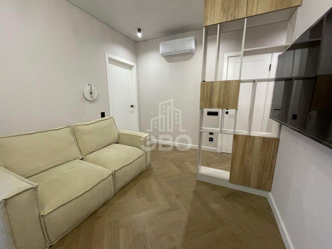 трехкомнатная квартира в Санкт-Петербурге по адресу: Вазаский пер., 3