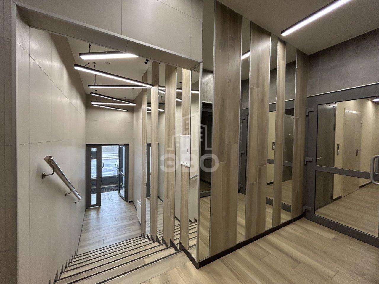 однокомнатная квартира в Санкт-Петербурге по адресу: Нины Петровой ул., 10, к 1