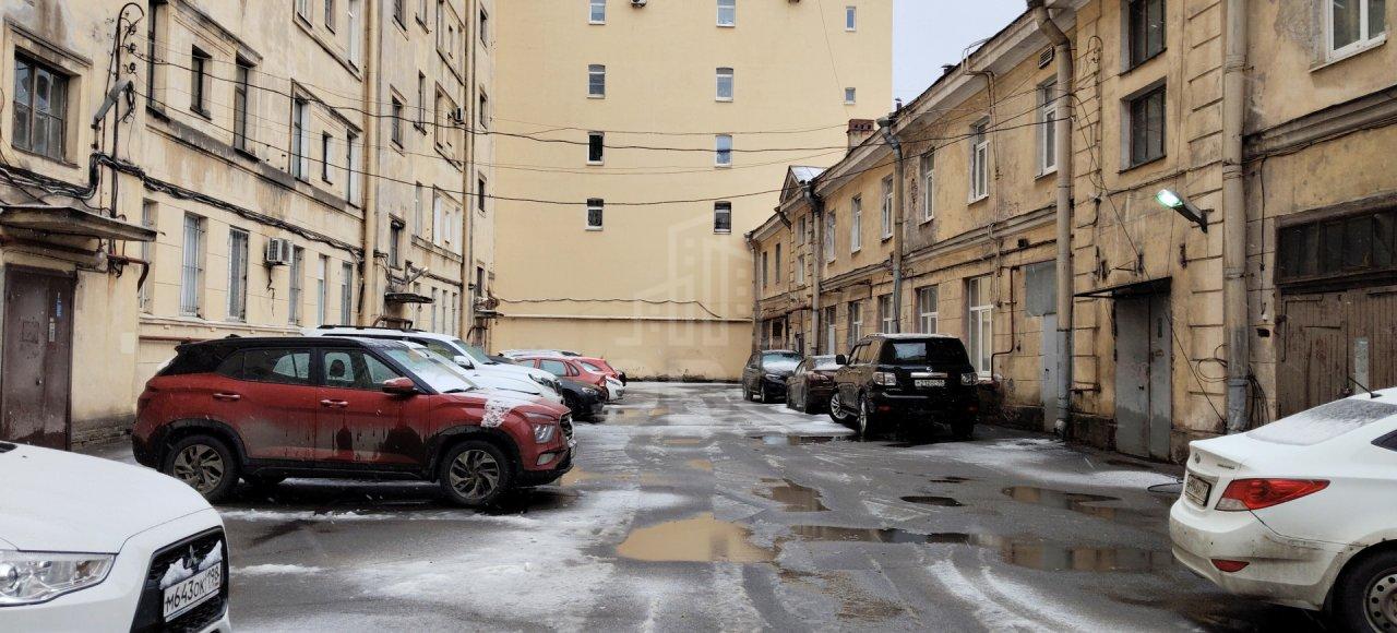 трехкомнатная квартира в Санкт-Петербурге по адресу: Бородинская ул., 13, литера А