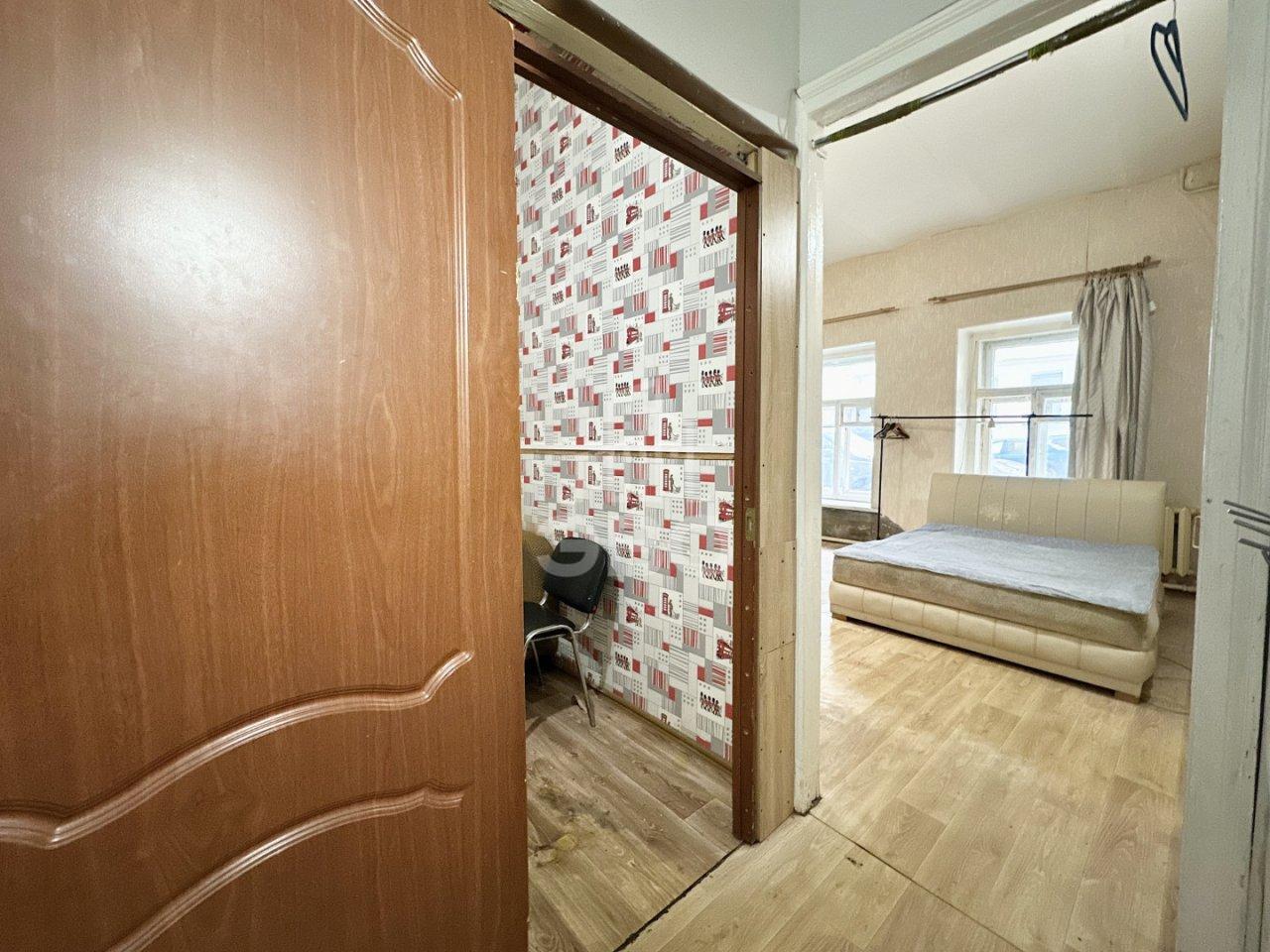 трехкомнатная квартира в Санкт-Петербурге по адресу: 15-я В.О. линия, 74