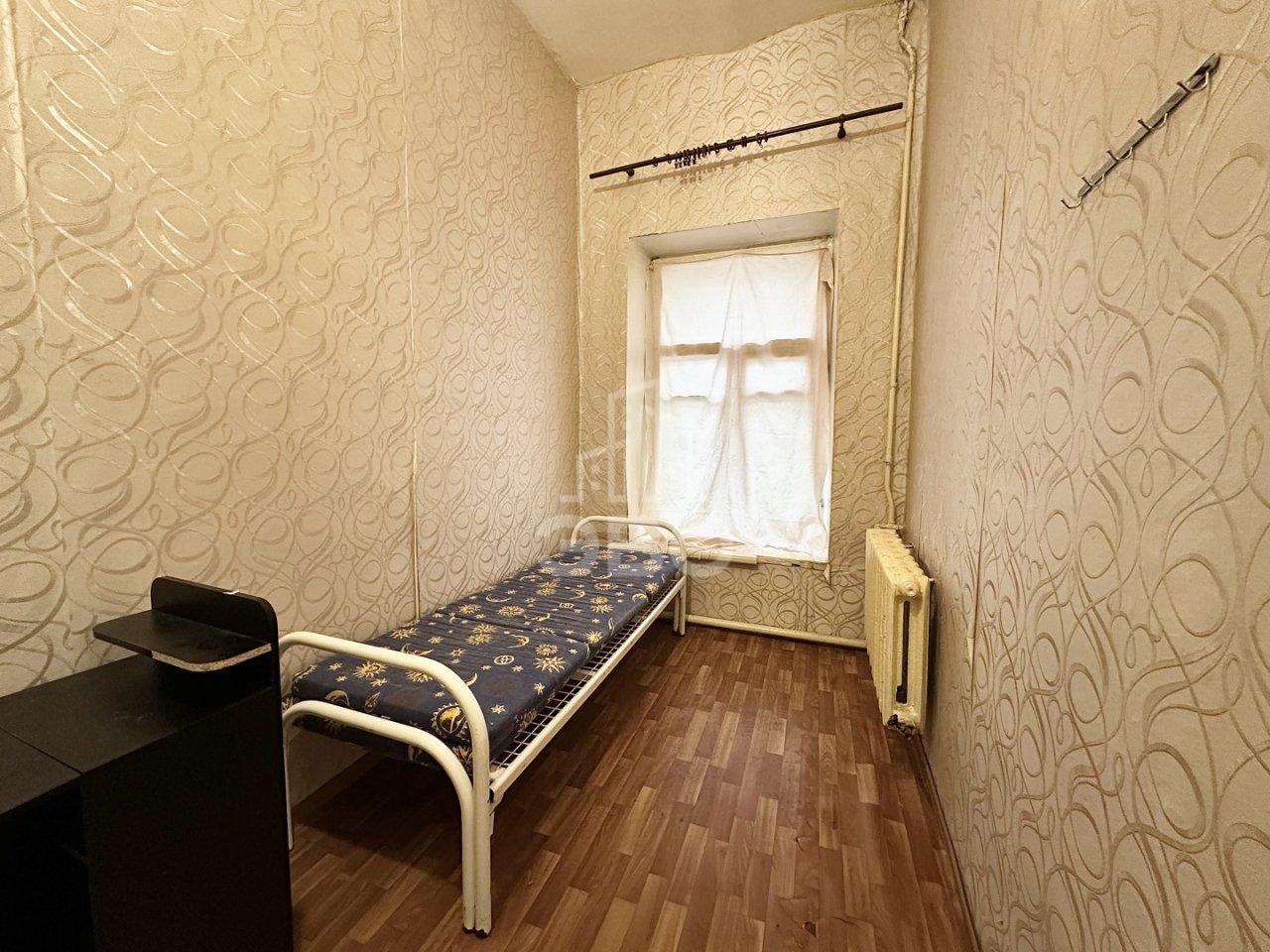 трехкомнатная квартира в Санкт-Петербурге по адресу: 15-я В.О. линия, 74