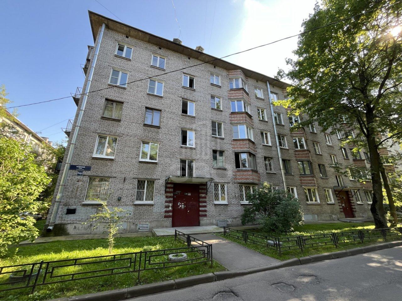 трехкомнатная квартира в Санкт-Петербурге по адресу: Наличная ул., 39, к 1