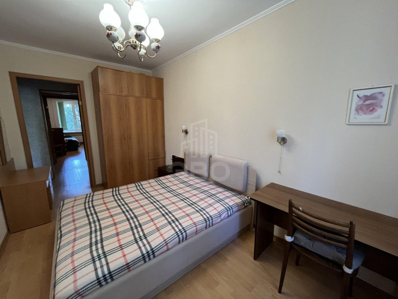 трехкомнатная квартира в Санкт-Петербурге по адресу: Наличная ул., 39, к 1