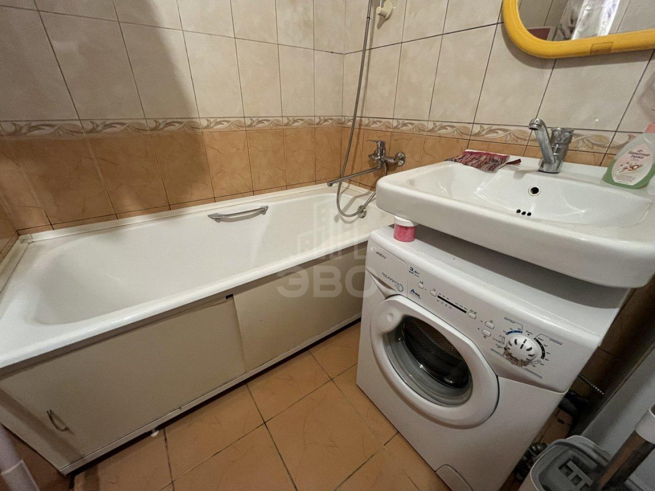 трехкомнатная квартира в Санкт-Петербурге по адресу: Наличная ул., 39, к 1