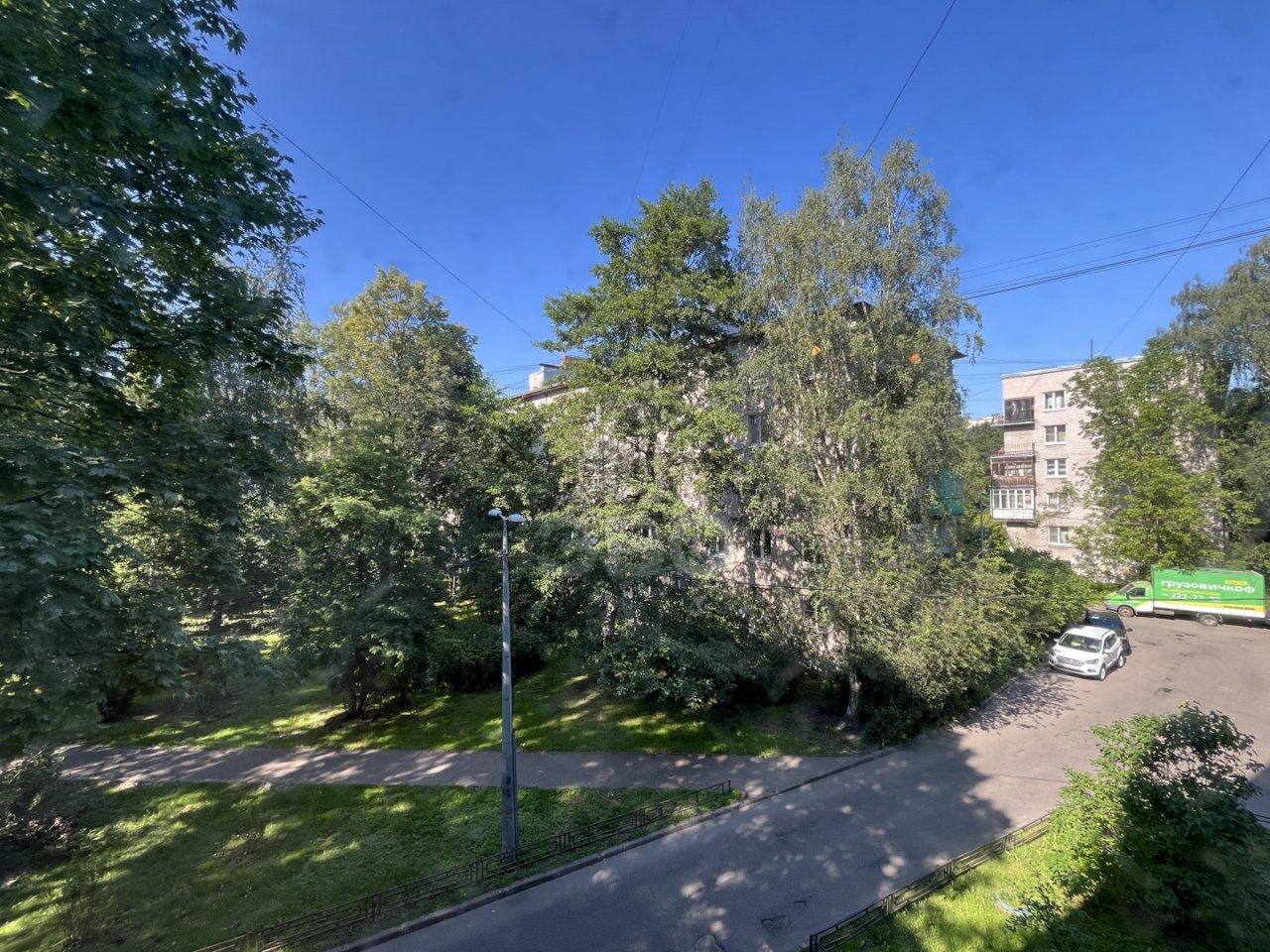 трехкомнатная квартира в Санкт-Петербурге по адресу: Наличная ул., 39, к 1