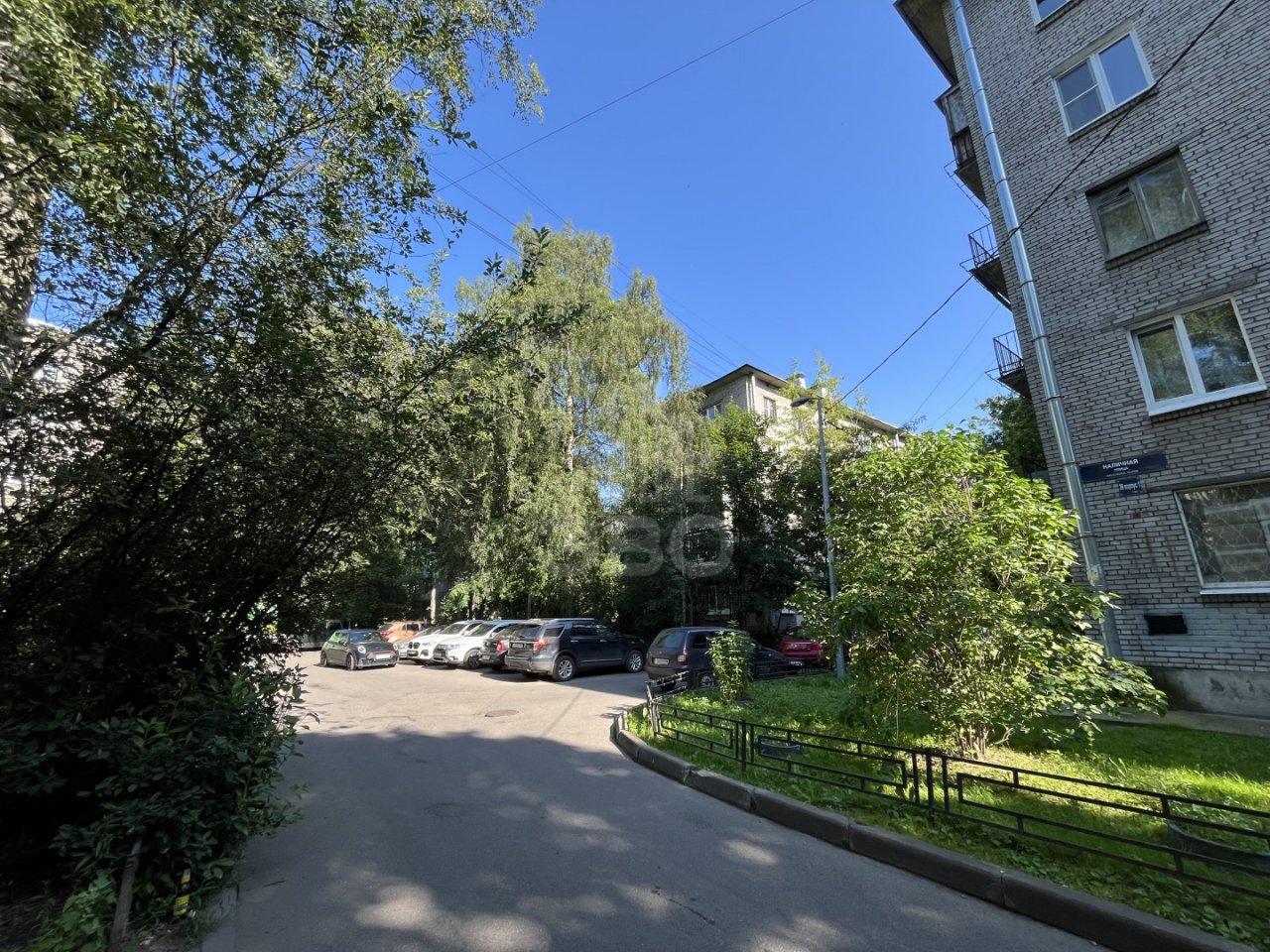 трехкомнатная квартира в Санкт-Петербурге по адресу: Наличная ул., 39, к 1