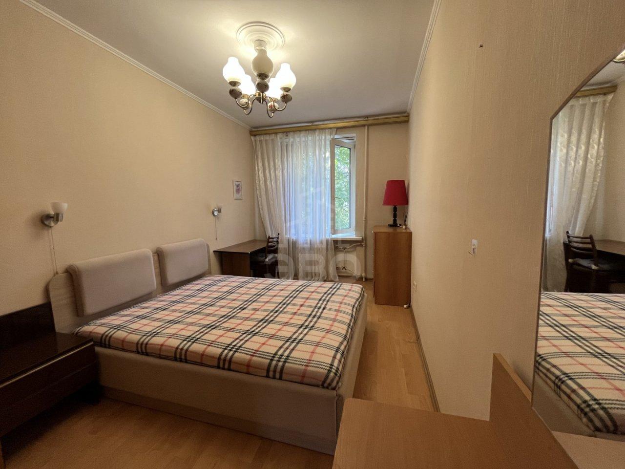 трехкомнатная квартира в Санкт-Петербурге по адресу: Наличная ул., 39, к 1