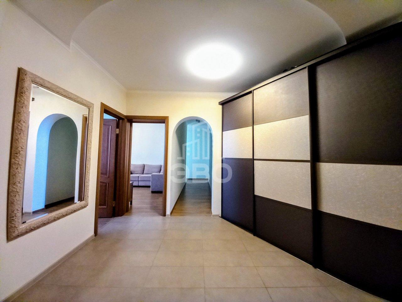 трехкомнатная квартира в Санкт-Петербурге по адресу: Выборгское ш., 15