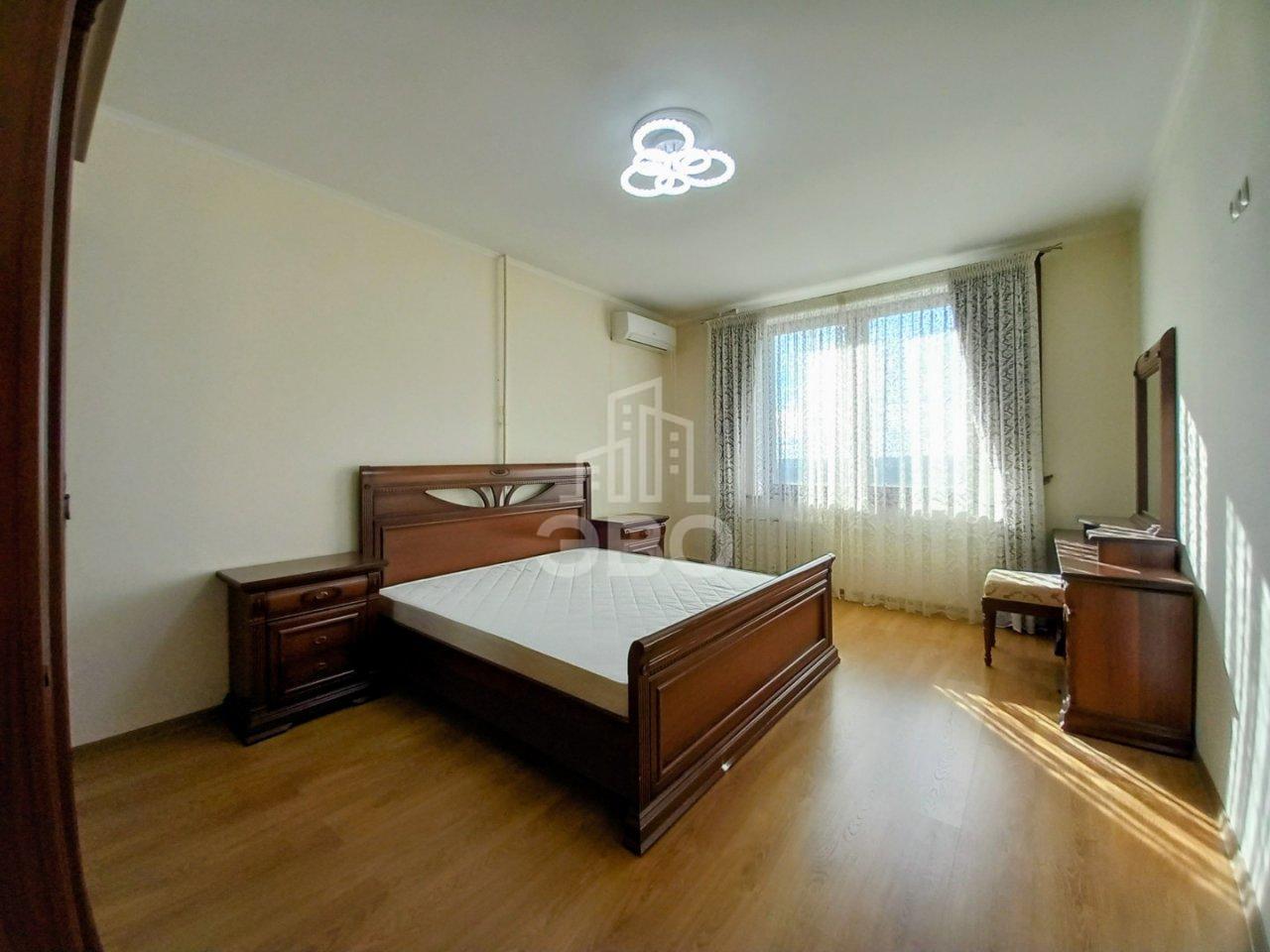 трехкомнатная квартира в Санкт-Петербурге по адресу: Выборгское ш., 15