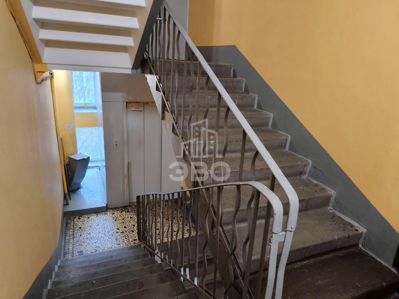 однокомнатная квартира в Санкт-Петербурге по адресу: Вавиловых ул., 4, к 1