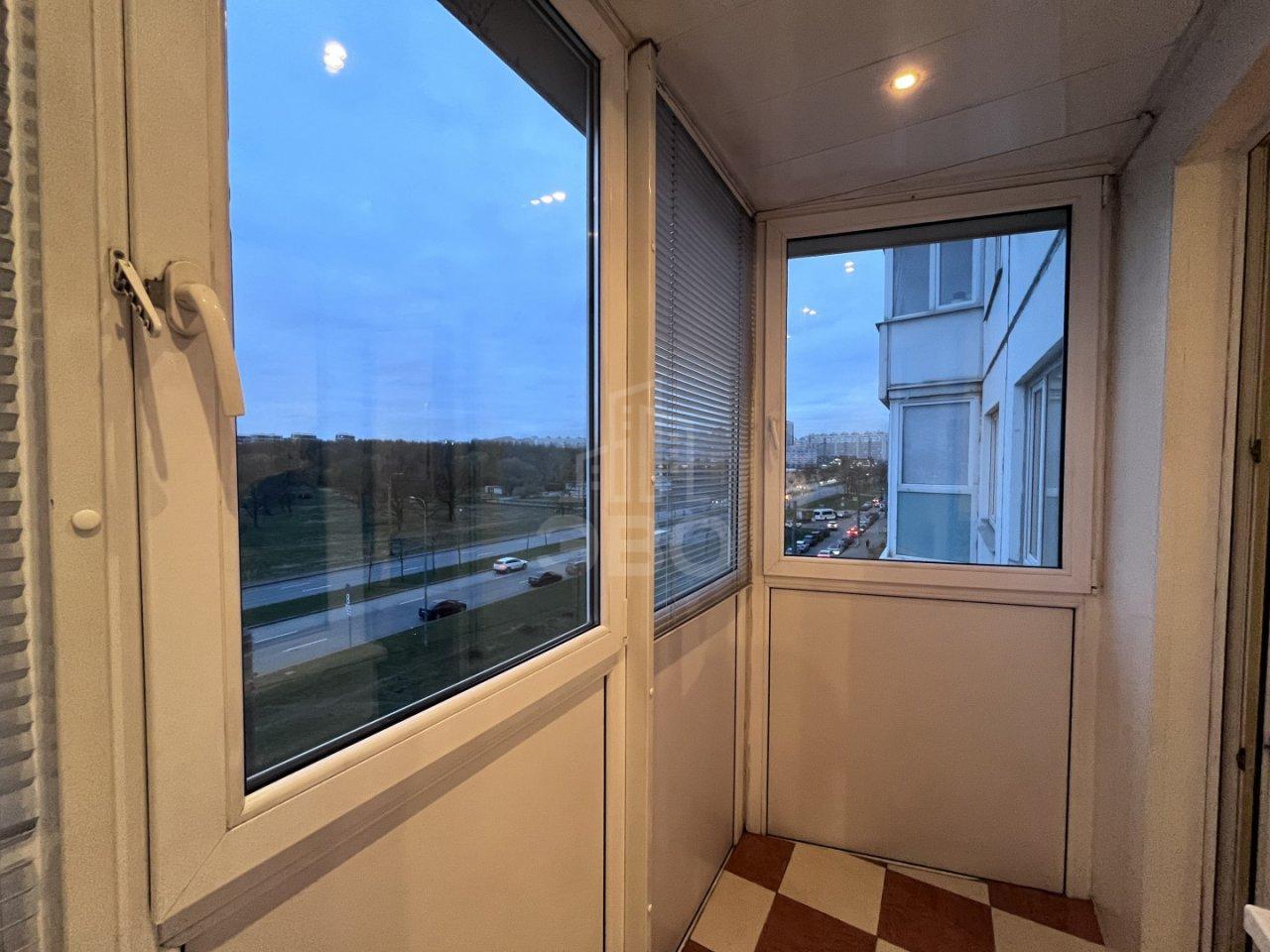 однокомнатная квартира в Санкт-Петербурге по адресу: Доблести ул., 28, к 1