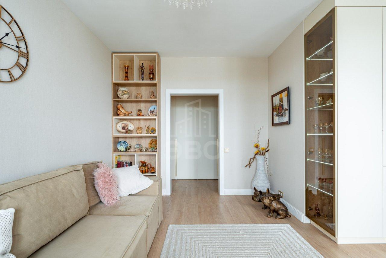 трехкомнатная квартира в Санкт-Петербурге по адресу: Богатырский проспект, 2а, строение 1