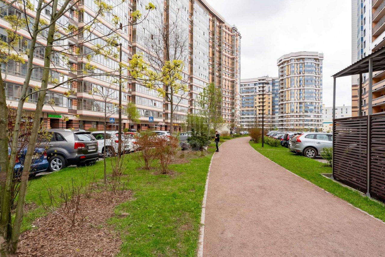 трехкомнатная квартира в Санкт-Петербурге по адресу: Богатырский проспект, 2а, строение 1