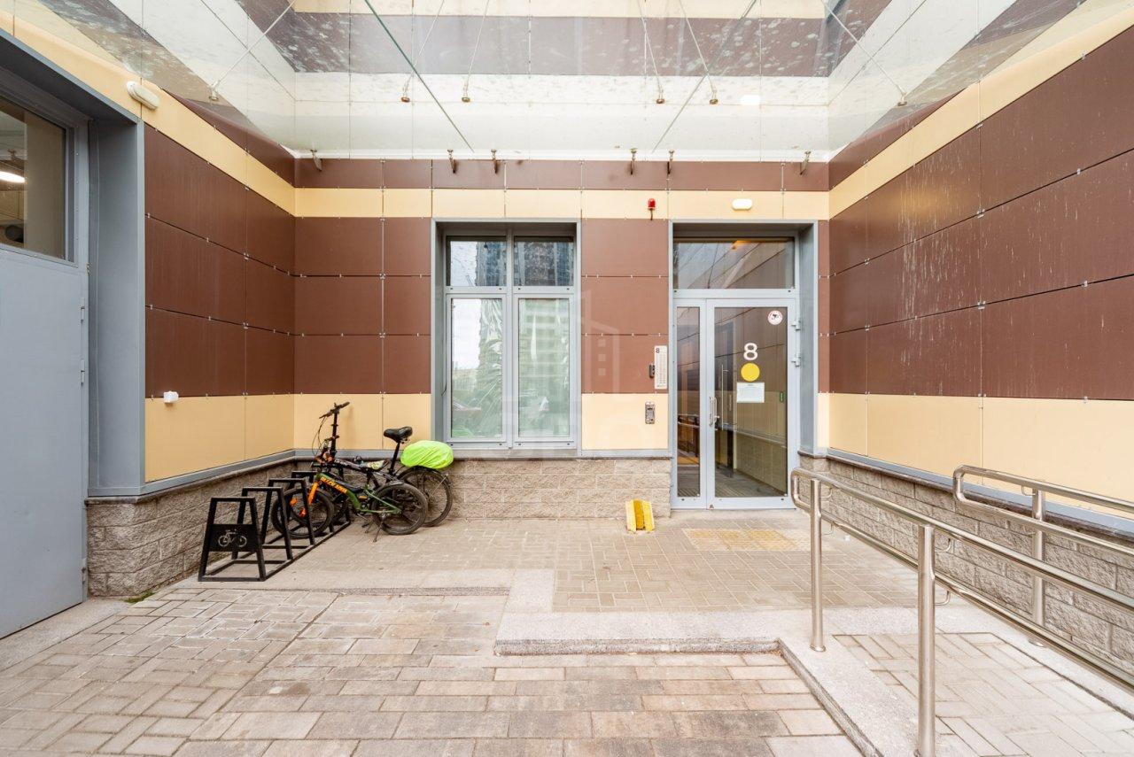 трехкомнатная квартира в Санкт-Петербурге по адресу: Богатырский проспект, 2а, строение 1