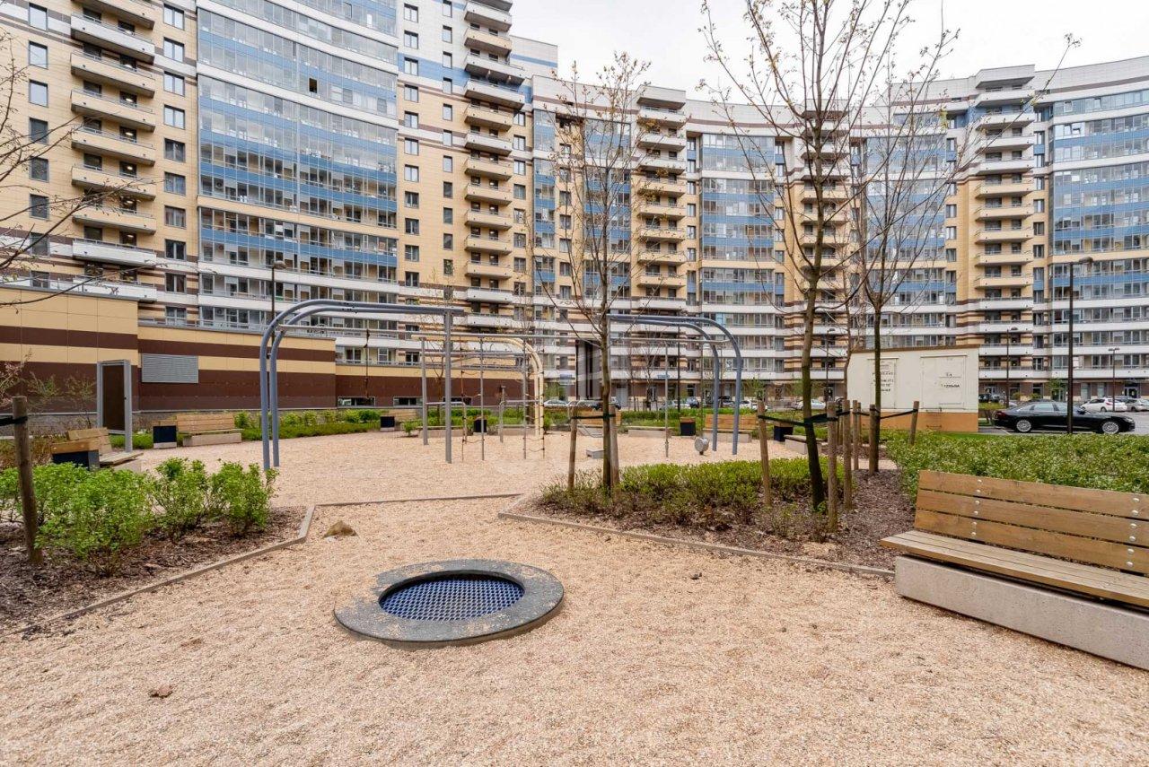 трехкомнатная квартира в Санкт-Петербурге по адресу: Богатырский проспект, 2а, строение 1