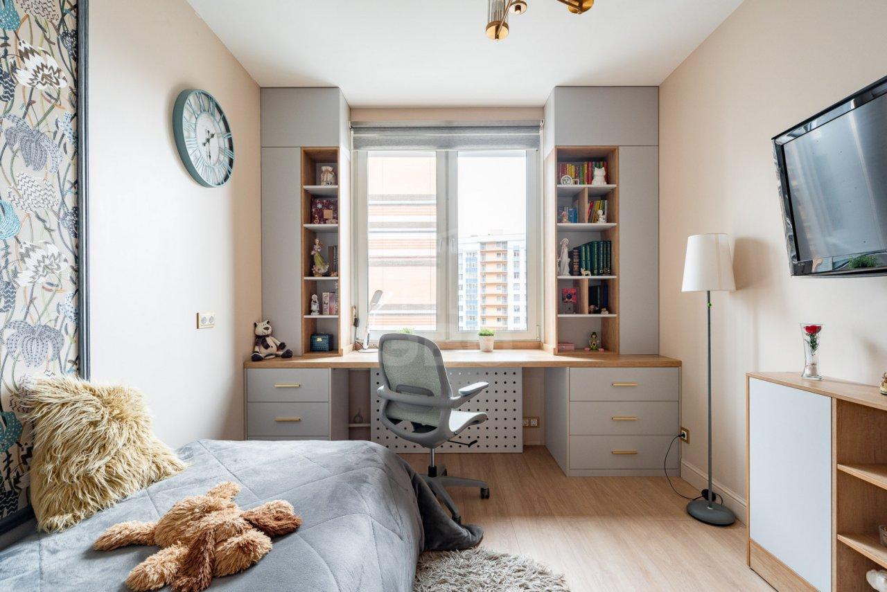 трехкомнатная квартира в Санкт-Петербурге по адресу: Богатырский проспект, 2а, строение 1