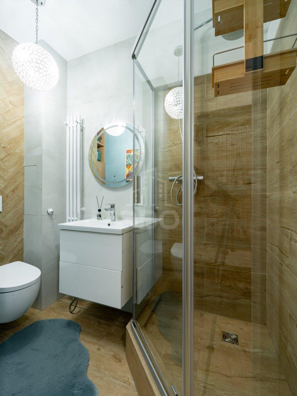 трехкомнатная квартира в Санкт-Петербурге по адресу: Богатырский проспект, 2а, строение 1