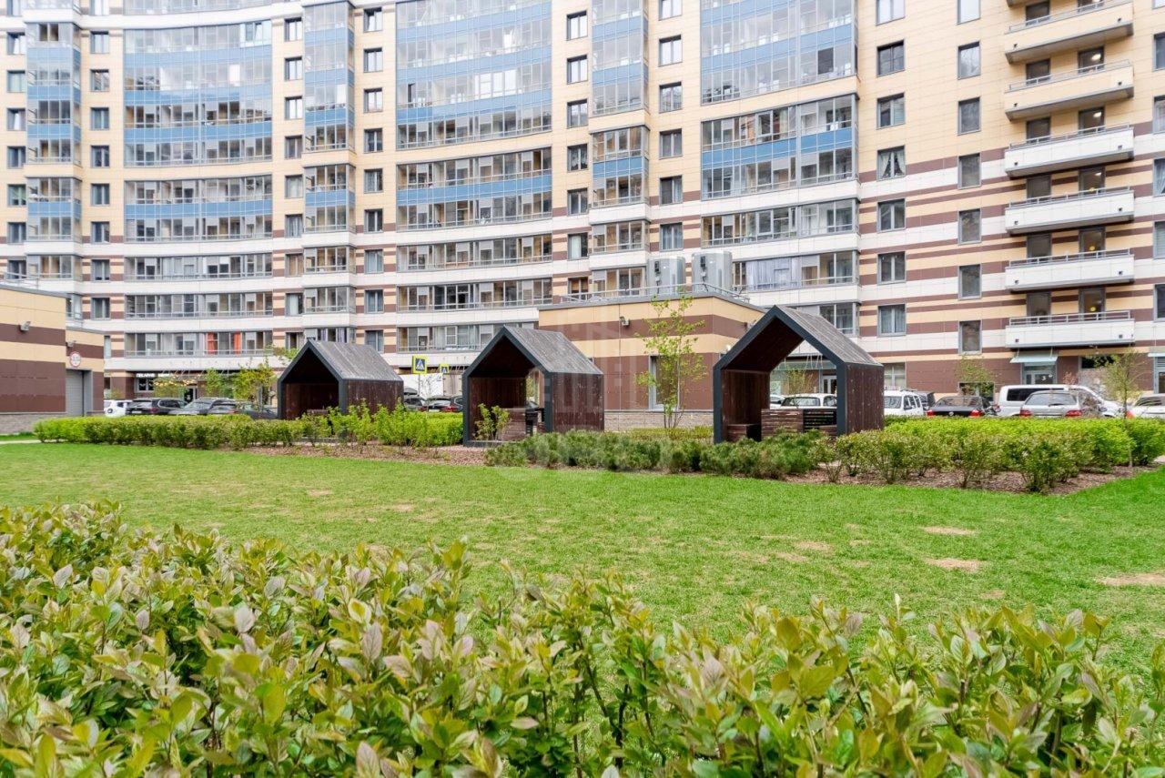 трехкомнатная квартира в Санкт-Петербурге по адресу: Богатырский проспект, 2а, строение 1