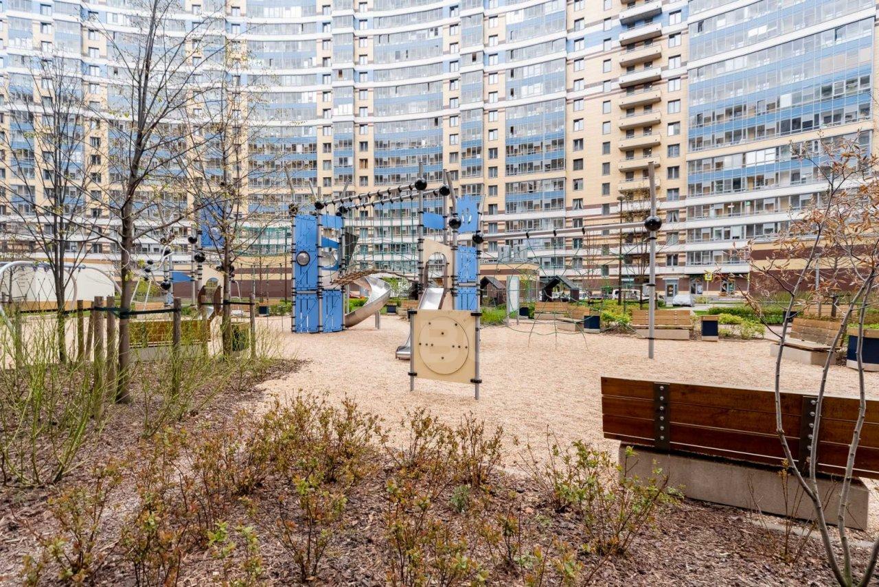 трехкомнатная квартира в Санкт-Петербурге по адресу: Богатырский проспект, 2а, строение 1