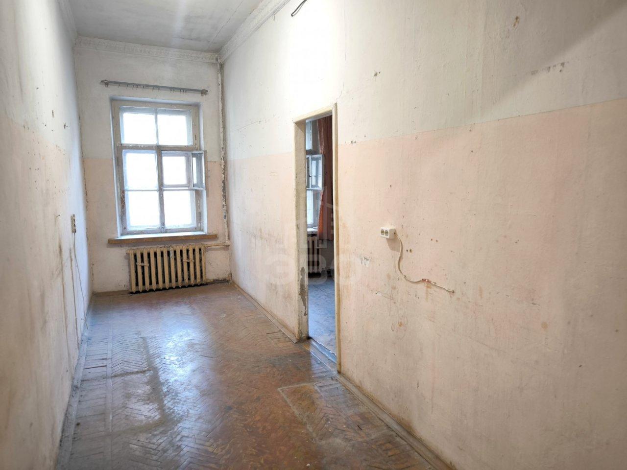 четырехкомнатная квартира в Санкт-Петербурге по адресу: Нейшлотский пер., 15Б