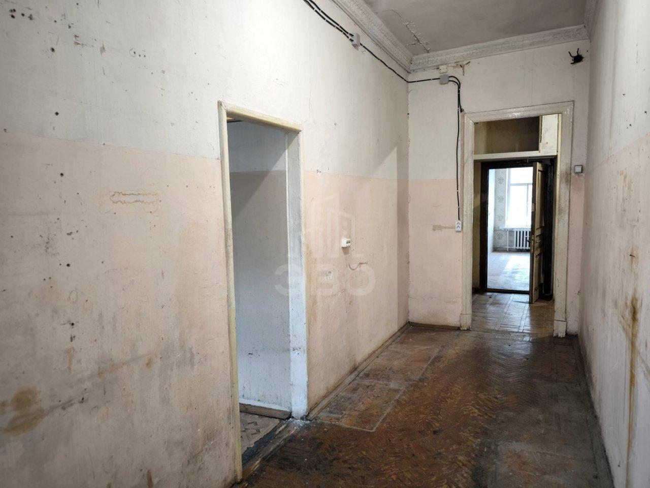 четырехкомнатная квартира в Санкт-Петербурге по адресу: Нейшлотский пер., 15Б