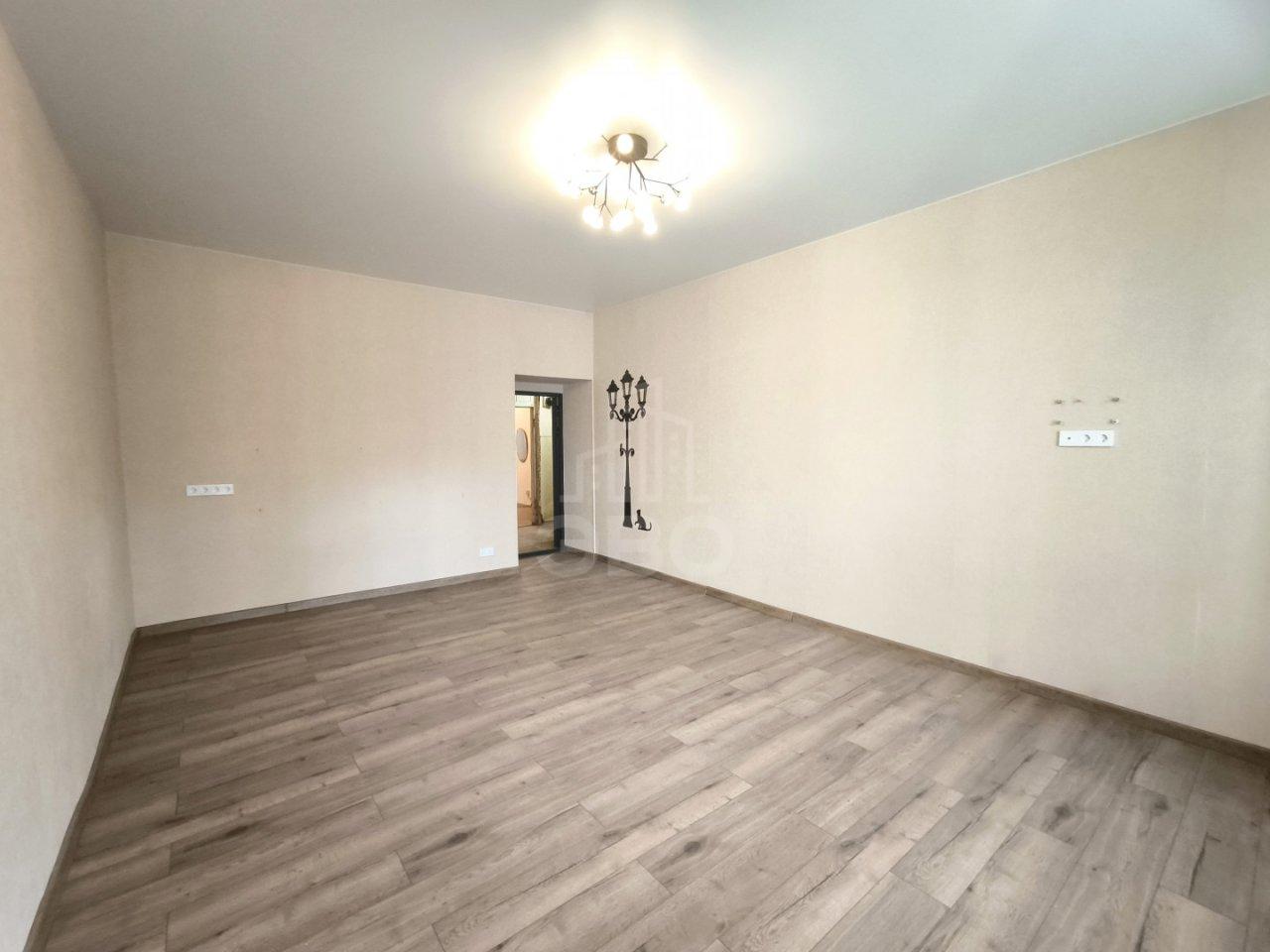 четырехкомнатная квартира в Санкт-Петербурге по адресу: Нейшлотский пер., 15Б