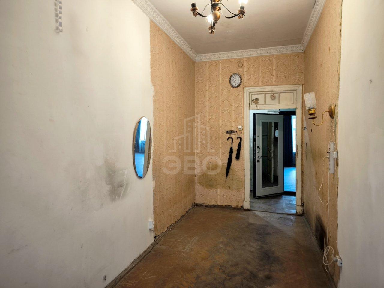 четырехкомнатная квартира в Санкт-Петербурге по адресу: Нейшлотский пер., 15Б