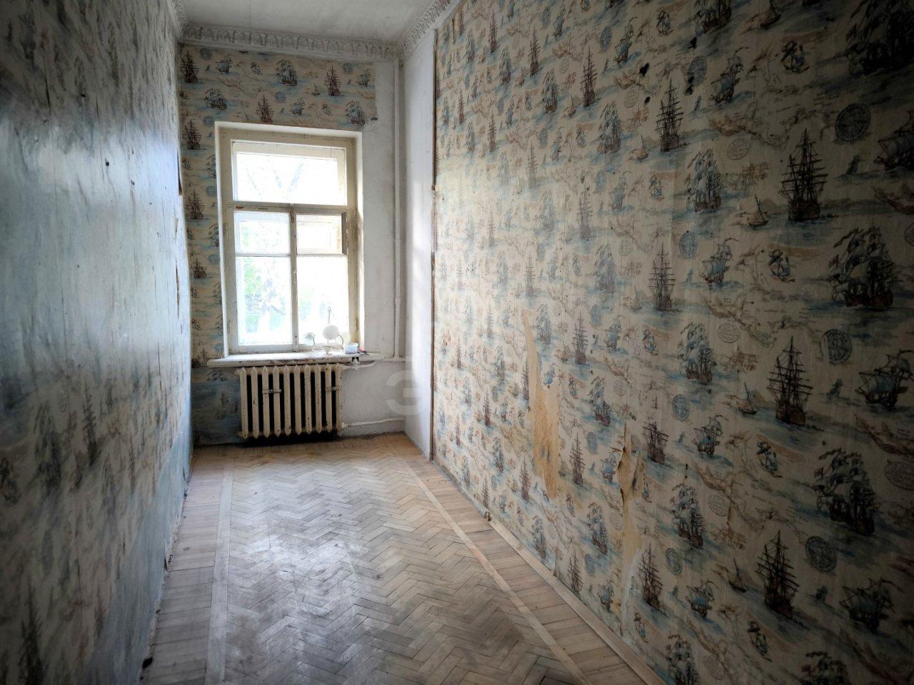 четырехкомнатная квартира в Санкт-Петербурге по адресу: Нейшлотский пер., 15Б