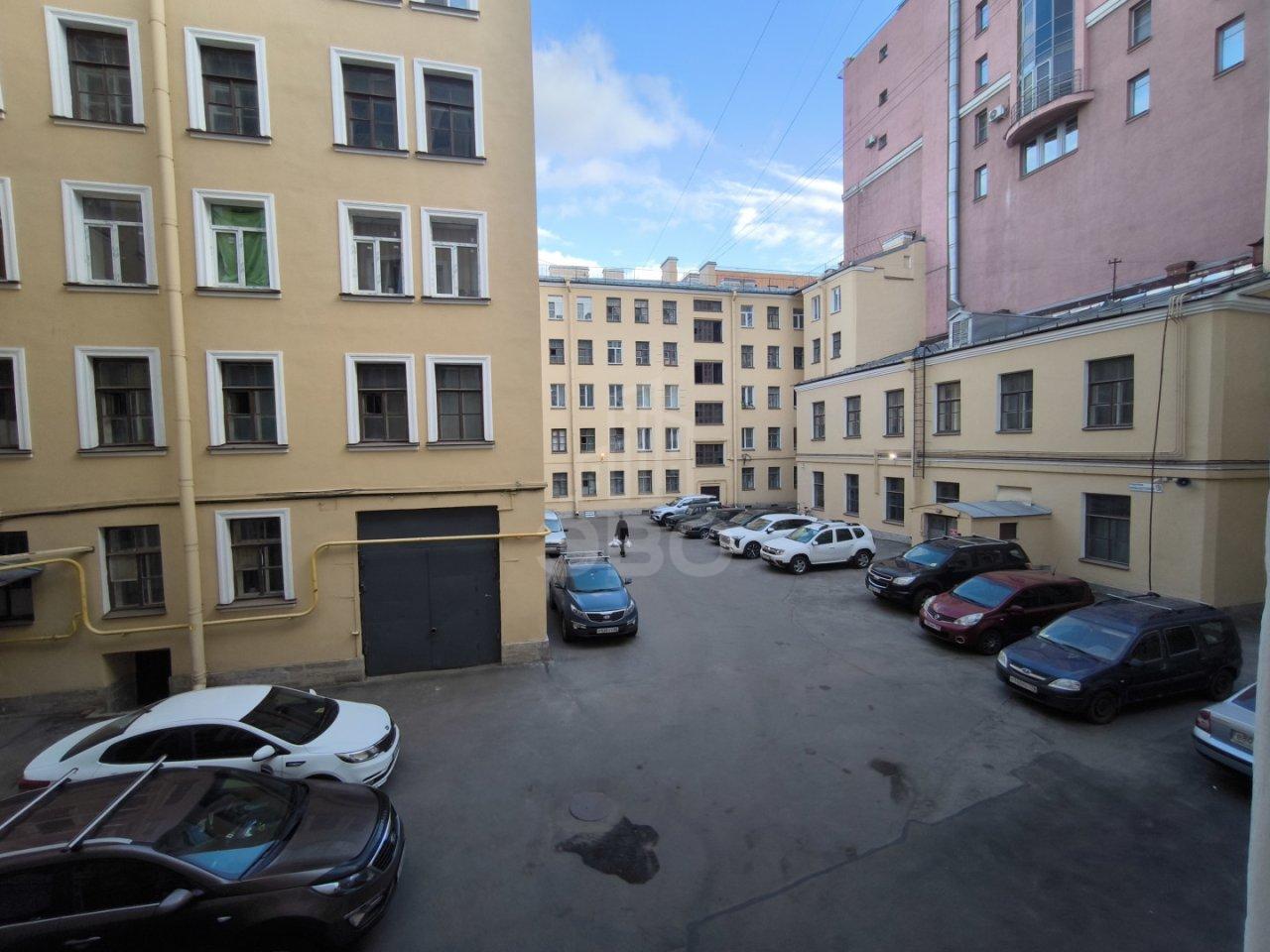 четырехкомнатная квартира в Санкт-Петербурге по адресу: Нейшлотский пер., 15Б