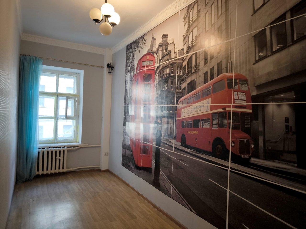 четырехкомнатная квартира в Санкт-Петербурге по адресу: Нейшлотский пер., 15Б