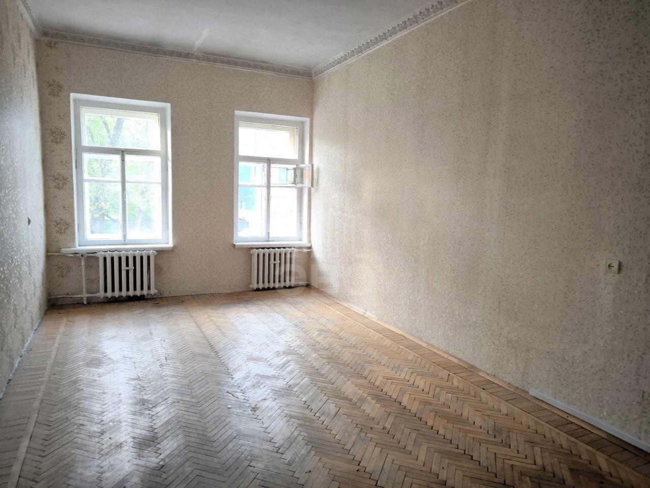 четырехкомнатная квартира в Санкт-Петербурге по адресу: Нейшлотский пер., 15Б