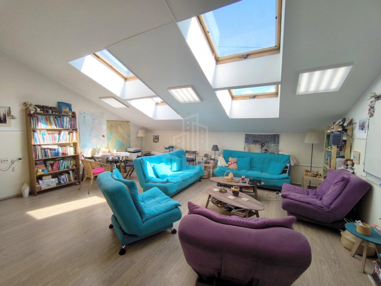 коммерция в Санкт-Петербурге по адресу: 2-я В.О. линия, 37