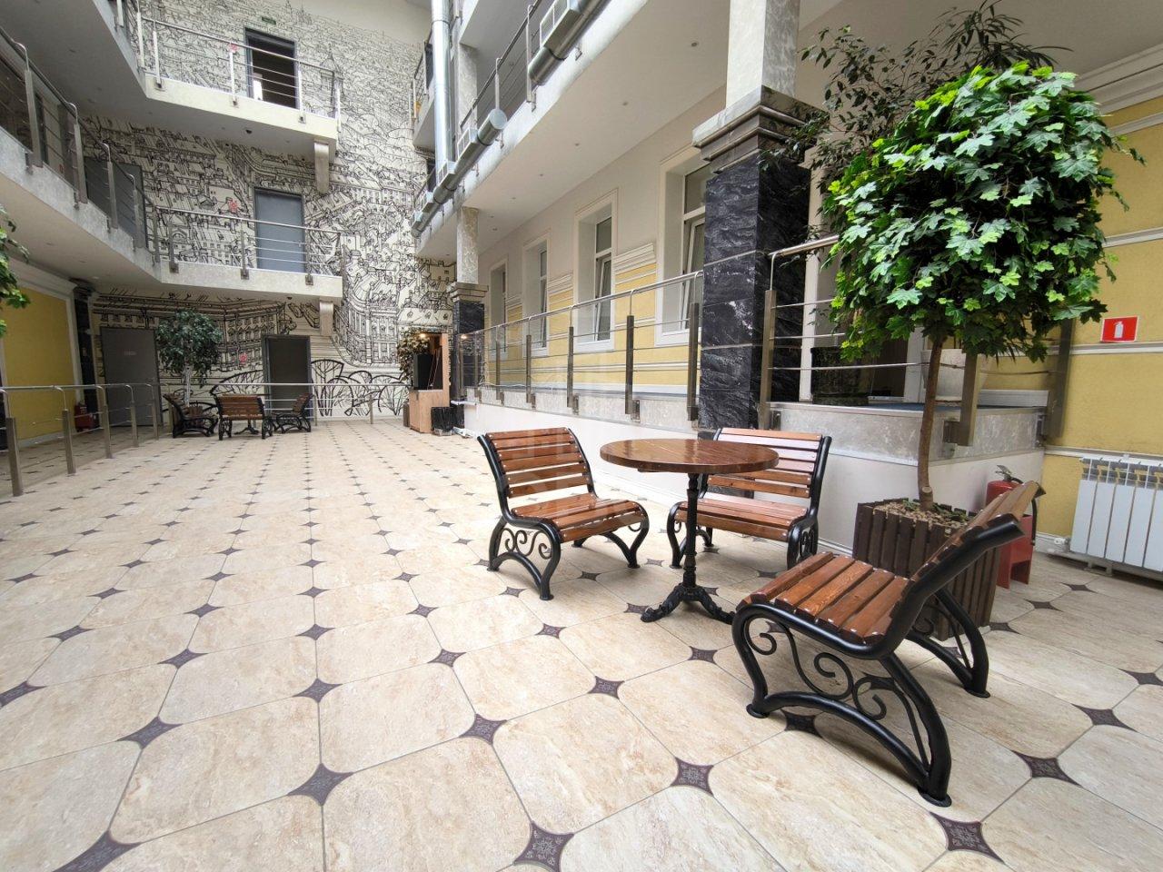 коммерция в Санкт-Петербурге по адресу: 2-я В.О. линия, 37