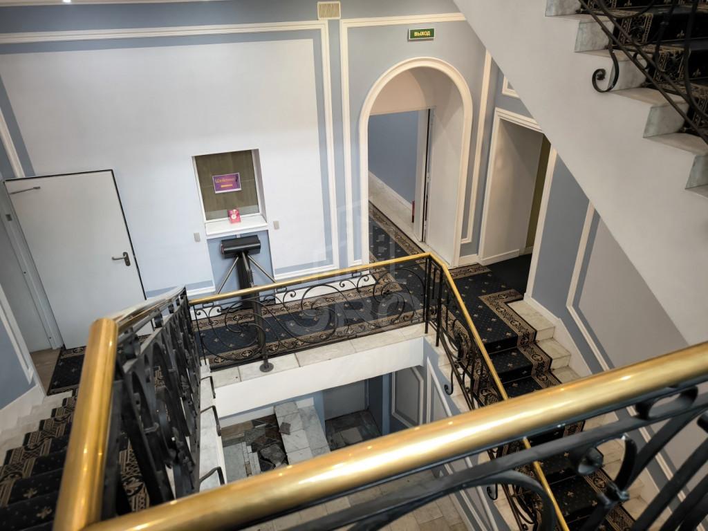 коммерция в Санкт-Петербурге по адресу: 2-я В.О. линия, 37