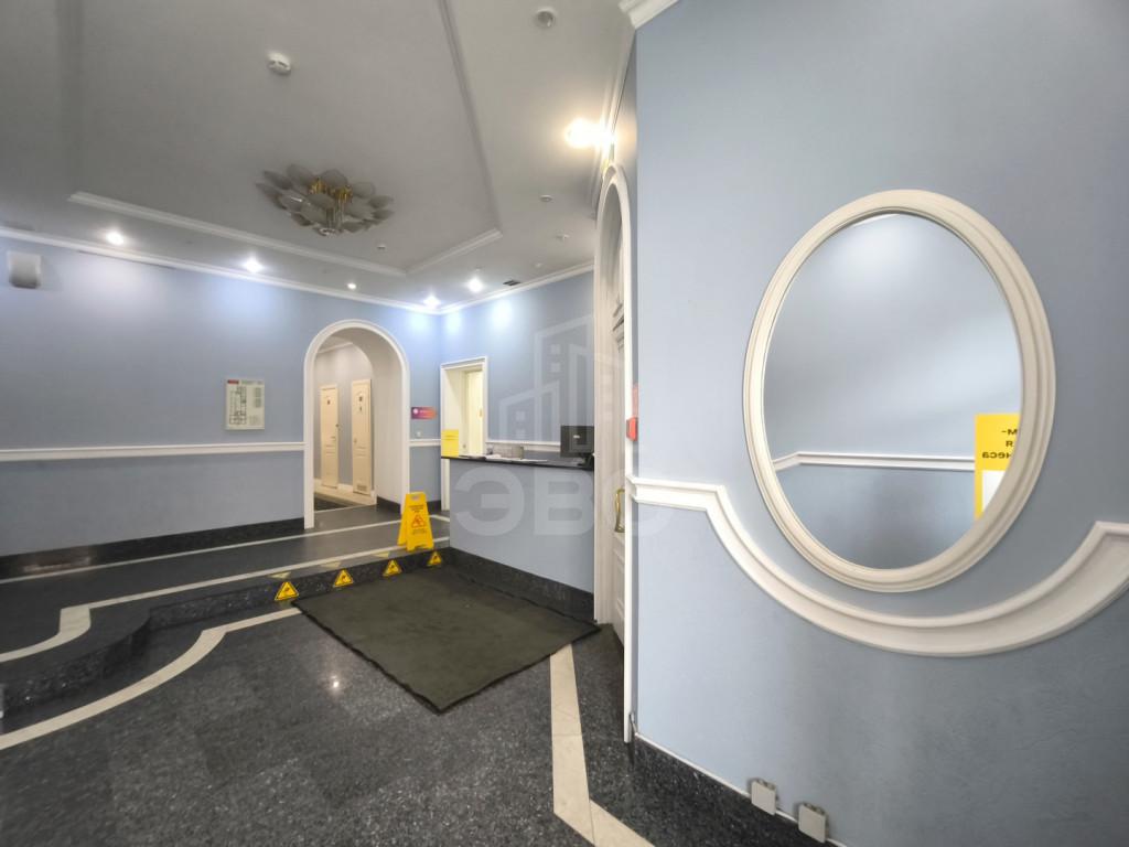 коммерция в Санкт-Петербурге по адресу: 2-я В.О. линия, 37