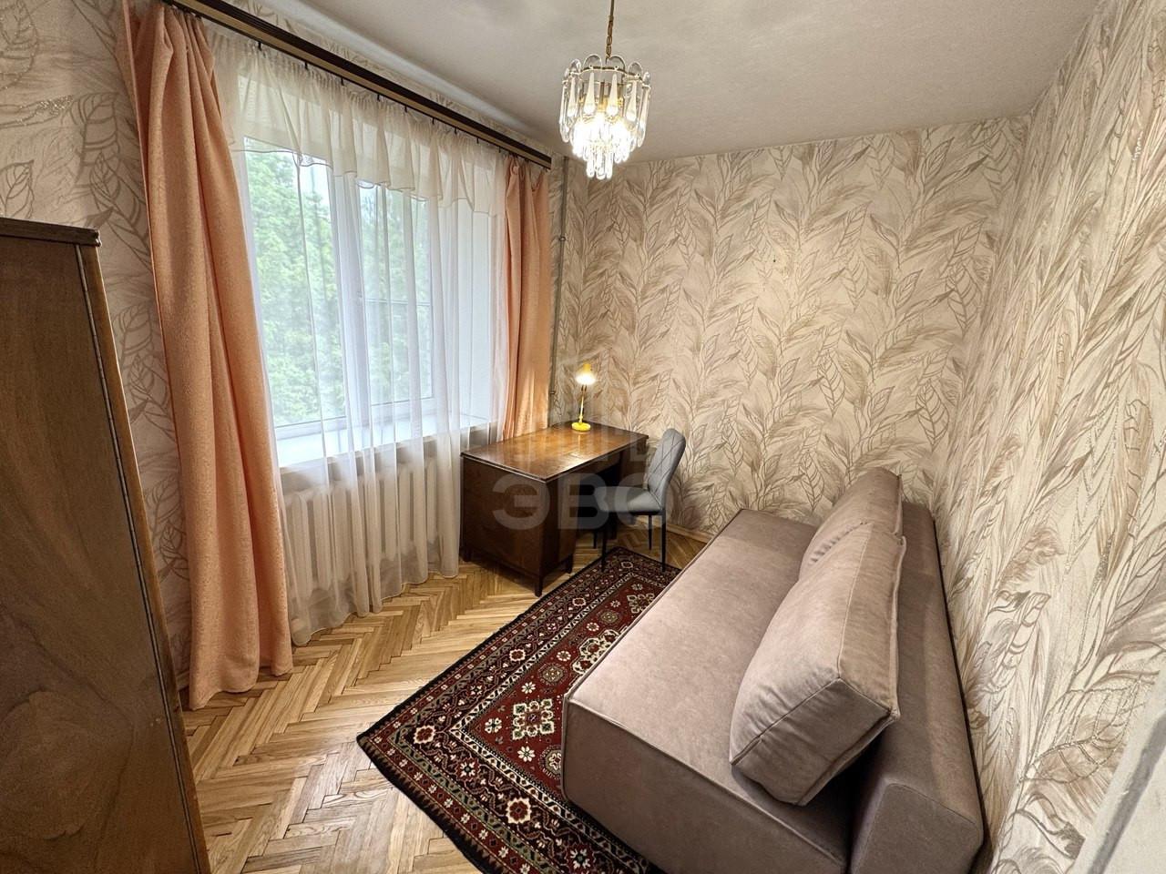 трехкомнатная квартира в Санкт-Петербурге по адресу: Тореза проспект, 90