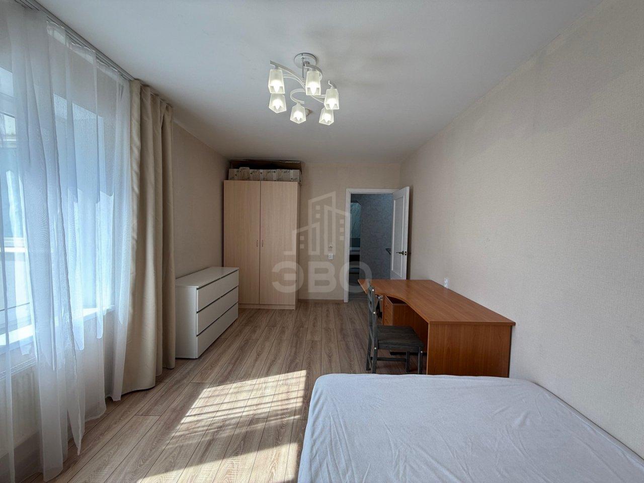 трехкомнатная квартира в Санкт-Петербурге по адресу: Комендантский проспект, 13