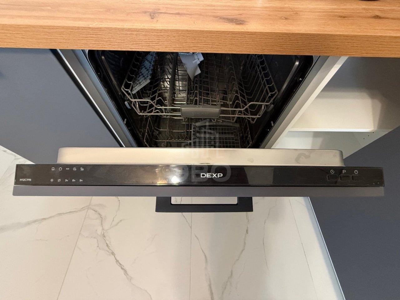 трехкомнатная квартира в Санкт-Петербурге по адресу: Комендантский проспект, 13