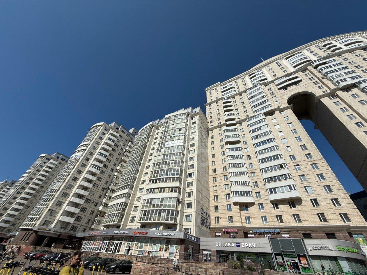 трехкомнатная квартира в Санкт-Петербурге по адресу: Комендантский проспект, 13