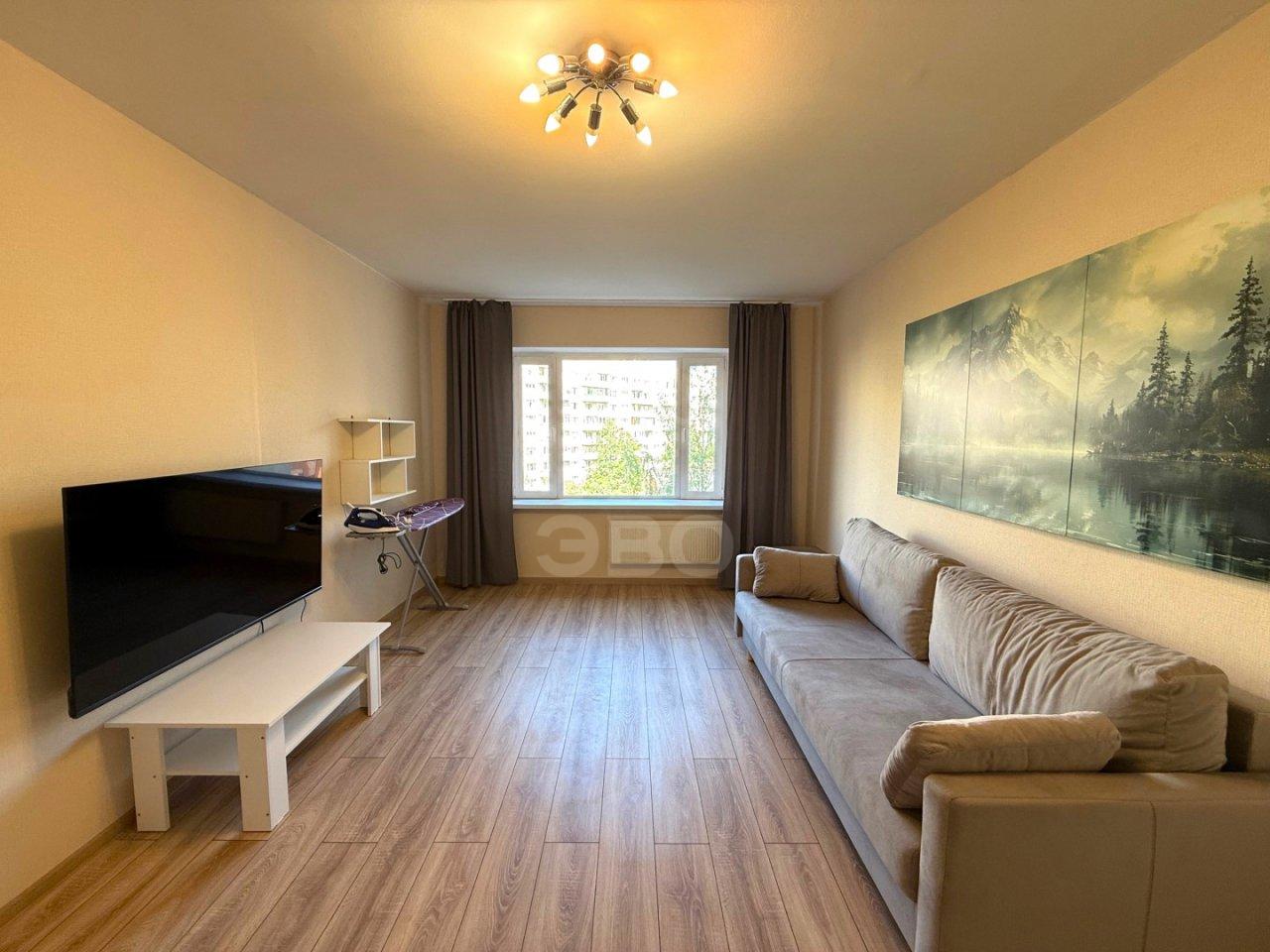 трехкомнатная квартира в Санкт-Петербурге по адресу: Комендантский проспект, 13