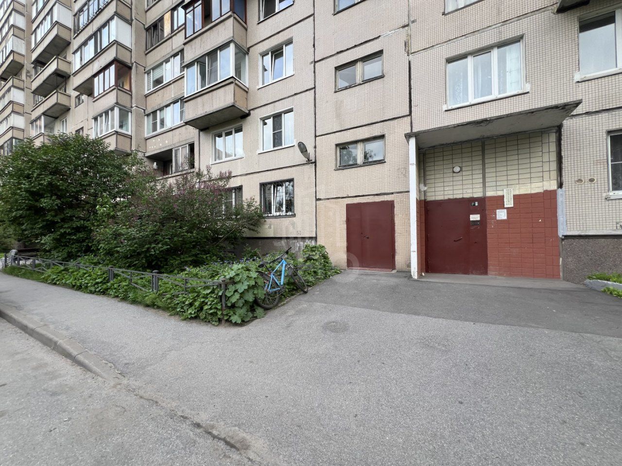 однокомнатная квартира в Санкт-Петербурге по адресу: Десантников ул., 12, к 1