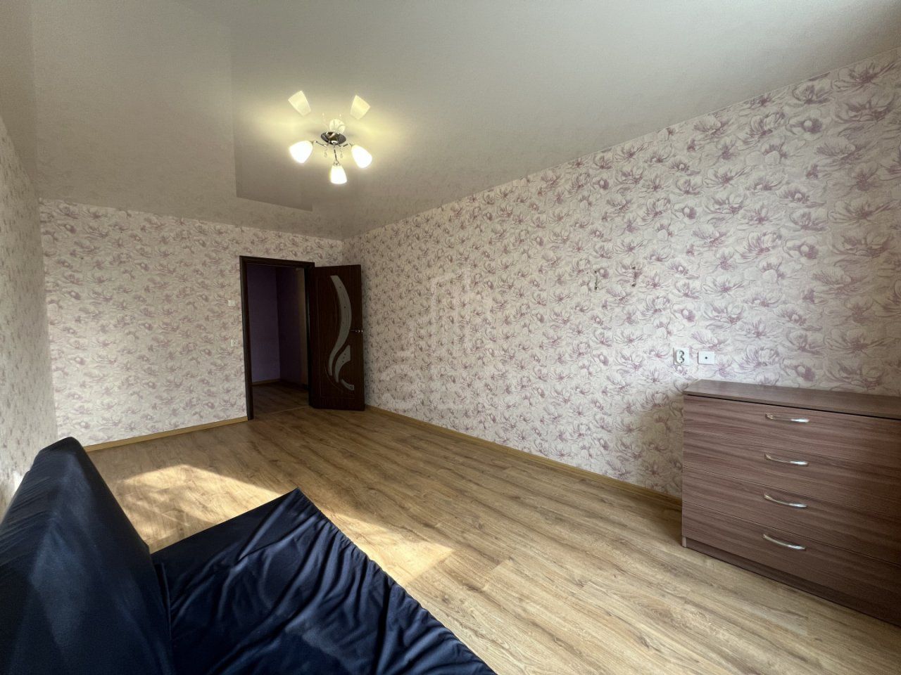 однокомнатная квартира в Санкт-Петербурге по адресу: Десантников ул., 12, к 1