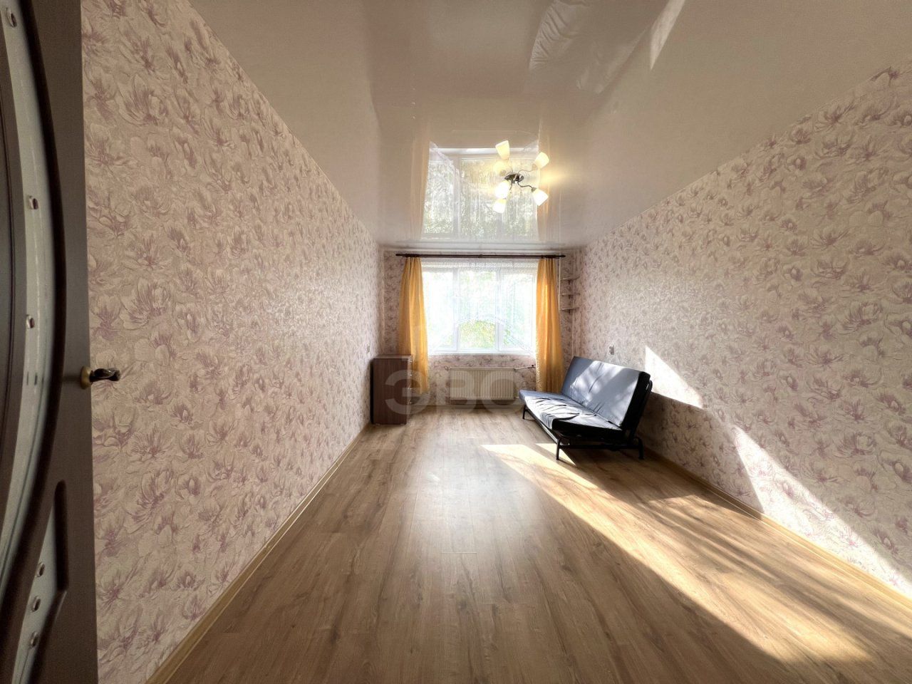 однокомнатная квартира в Санкт-Петербурге по адресу: Десантников ул., 12, к 1