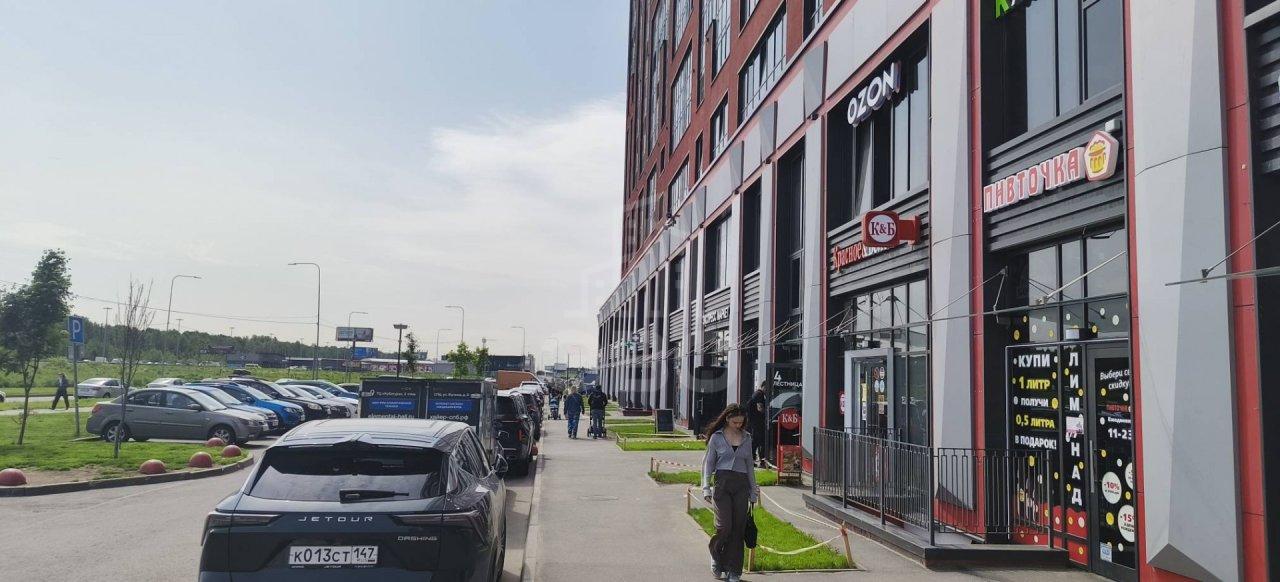 коммерция в Санкт-Петербурге по адресу: Строителей проспект, 16