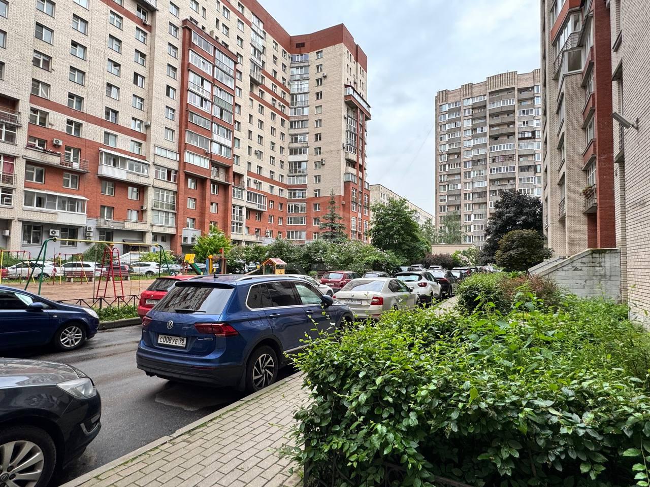 двухкомнатная квартира в Санкт-Петербурге по адресу: Искровский проспект, 32, к 1