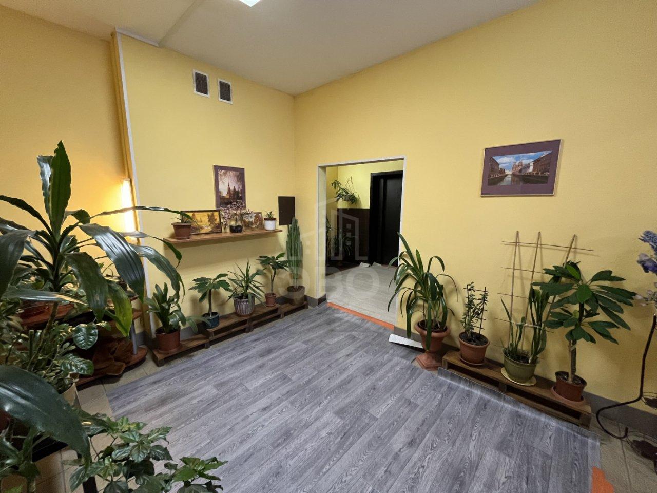 трехкомнатная квартира в Санкт-Петербурге по адресу: Свеаборгская ул., 12