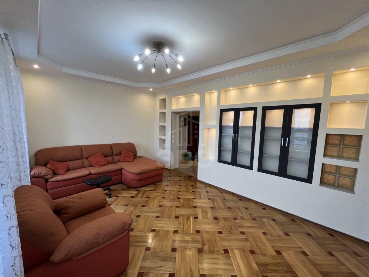 трехкомнатная квартира в Санкт-Петербурге по адресу: Свеаборгская ул., 12