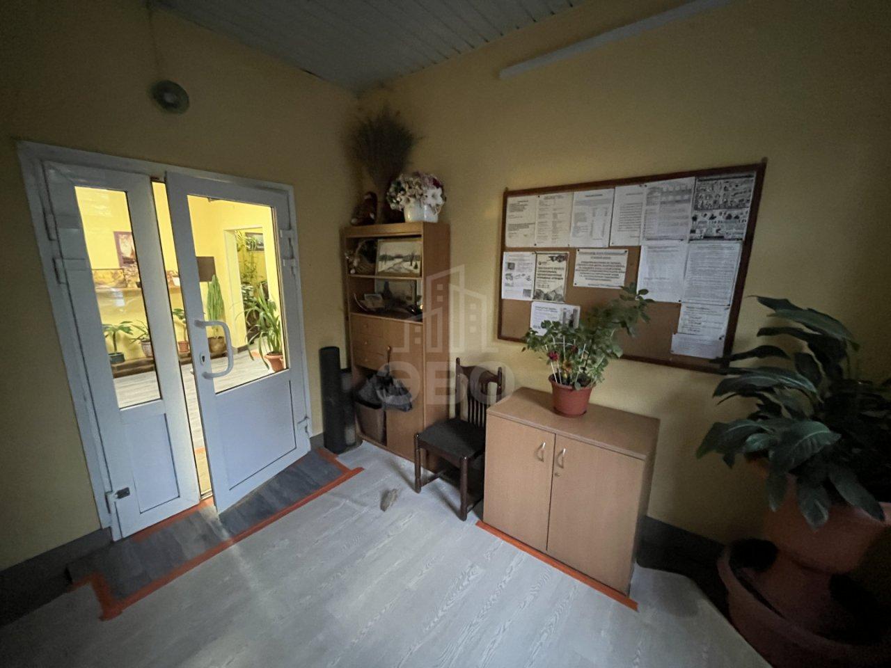 трехкомнатная квартира в Санкт-Петербурге по адресу: Свеаборгская ул., 12