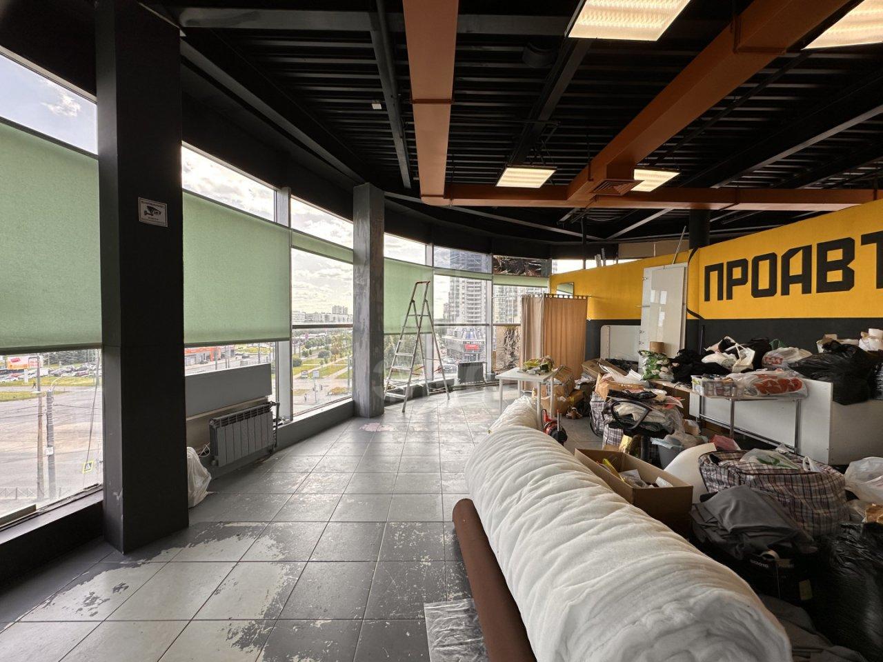 коммерция в Санкт-Петербурге по адресу: Культуры проспект, 20