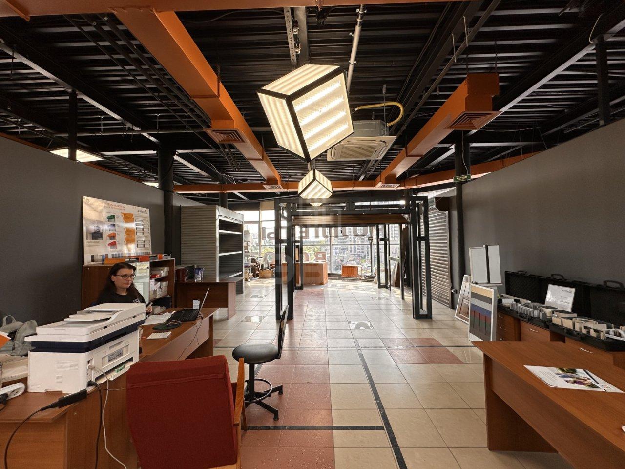 коммерция в Санкт-Петербурге по адресу: Культуры проспект, 20